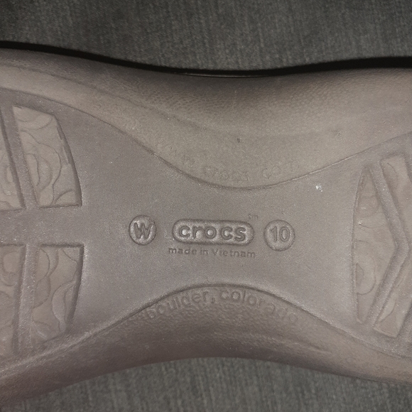 Brown Crocs - Picture 3 of 4